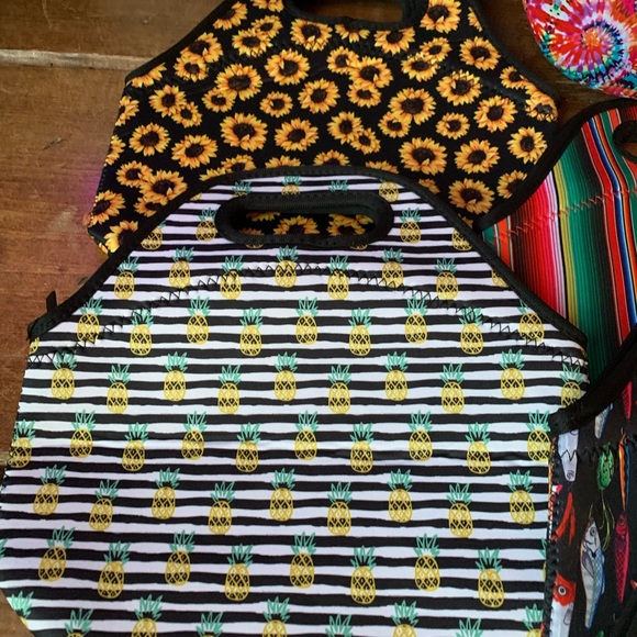 Neoprene Lunch Totes 🚨BOGO FREE🚨 - Picture 4 of 7